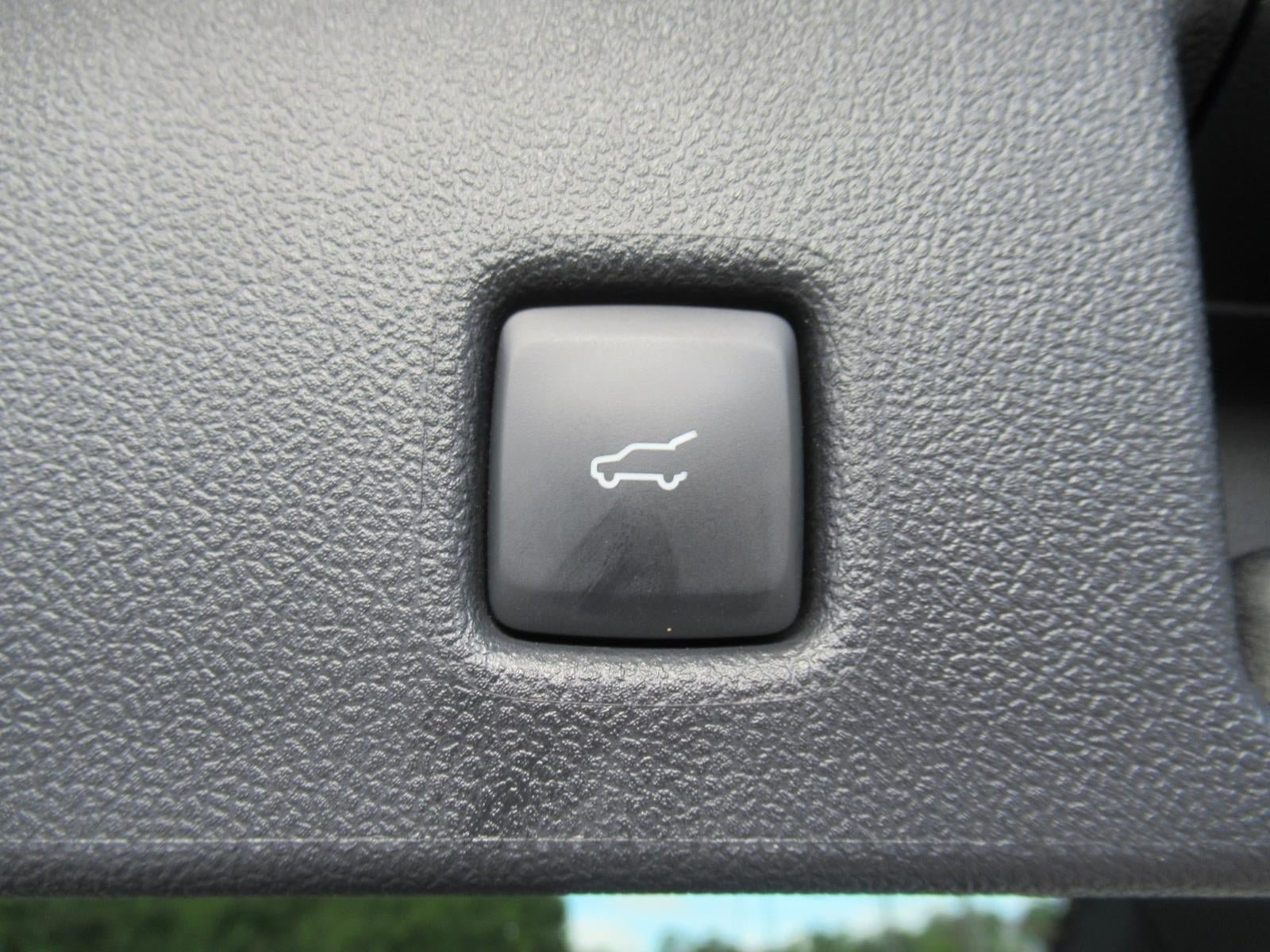 Used 2025 Ford Escape Platinum w/ Premium Technology Package AWD/4WD image 38