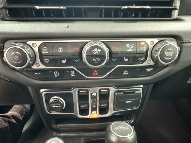 Used 2025 Jeep Gladiator Sport AWD/4WD image 18