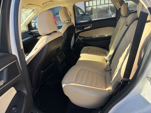 Used 2023 Ford Edge SEL w/ Convenience Package image 6