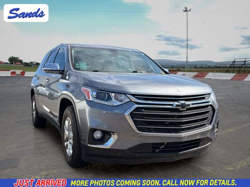 Used 2020 Chevrolet Traverse LT FWD image 1