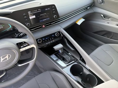 New 2026 Hyundai Elantra Hybrid FWD image 29