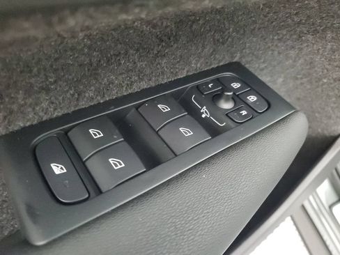 Used 2026 Volvo XC40 B5 Core AWD/4WD image 22