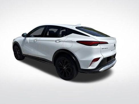 Used 2025 Buick Envista Sport Touring image 12