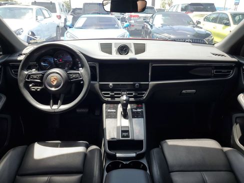 Used 2025 Porsche Macan AWD/4WD image 10