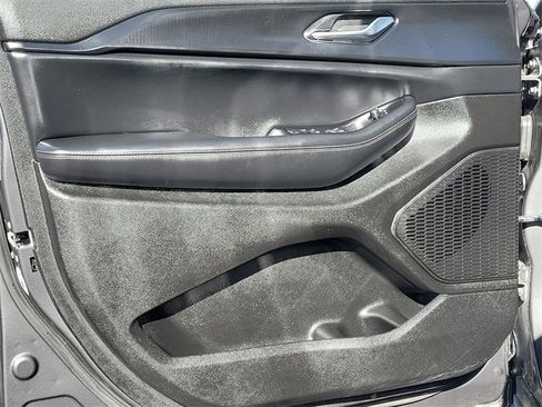 Certified 2025 Jeep Grand Cherokee Laredo image 19