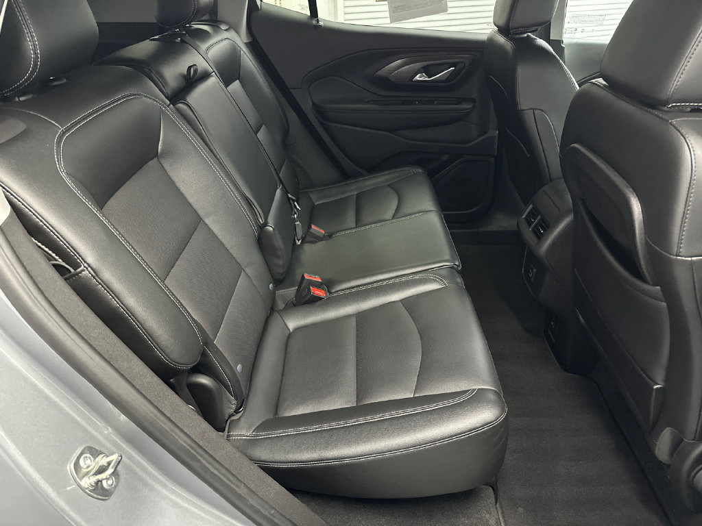 Used 2024 GMC Terrain SLT AWD/4WD image 17