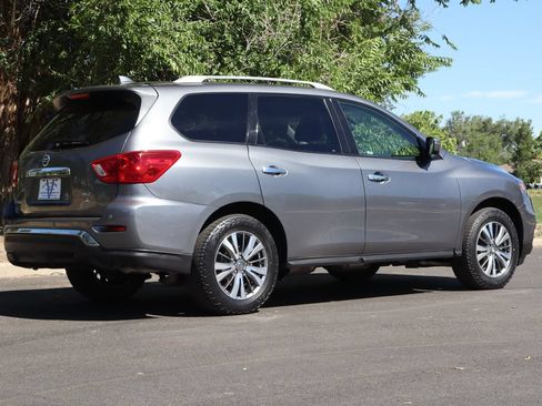 Used 2019 Nissan Pathfinder SL AWD/4WD image 5