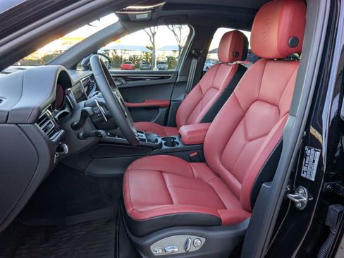 New 2026 Porsche Macan image 5