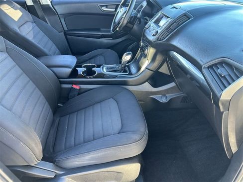 Used 2016 Ford Edge SE image 9
