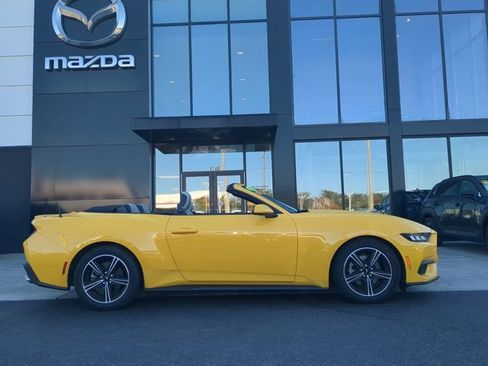 Used 2024 Ford Mustang Premium image 9