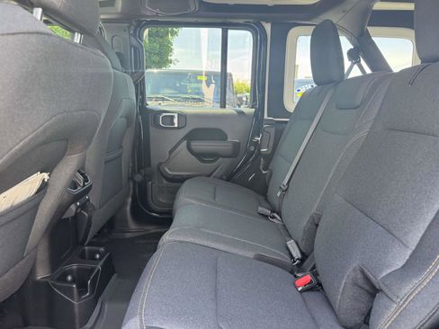 Used 2024 Jeep Wrangler Unlimited Sport AWD/4WD image 14