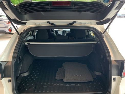 Certified 2025 Subaru Outback Premium AWD/4WD image 10