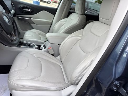 Used 2020 Jeep Cherokee Latitude Lux w/ Quick Order Package 26H Lux AWD/4WD image 8
