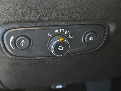 Used 2020 Chevrolet Equinox LT w/ Driver Convenience Package FWD image 31