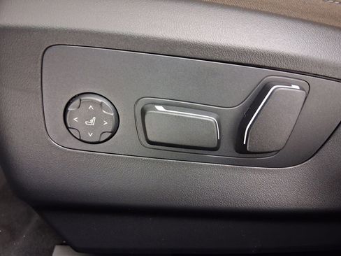 New 2026 BMW i5 eDrive40 image 13