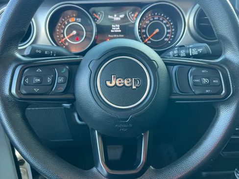 Used 2018 Jeep Wrangler Unlimited Sport image 28