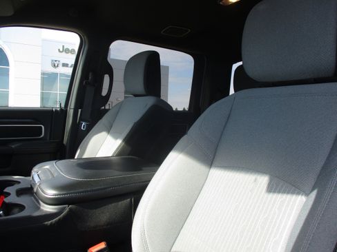 Used 2024 RAM 2500 Big Horn w/ Bed Utility Group image 16