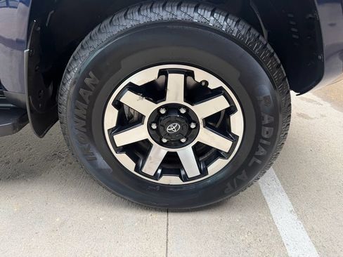 Used 2021 Toyota 4Runner TRD Off-Road Premium w/ Moonroof Package AWD/4WD image 46