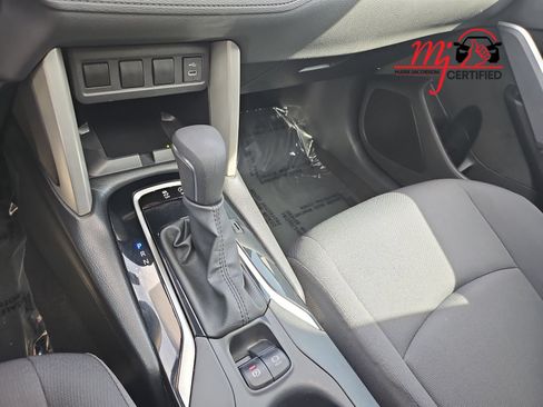 Used 2024 Toyota Corolla Cross LE w/ Moonroof Package FWD image 25