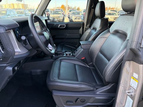 New 2025 Ford Bronco Outer Banks image 9