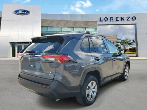 Used 2020 Toyota RAV4 LE image 5