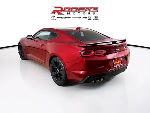 Used 2019 Chevrolet Camaro SS RWD image 6