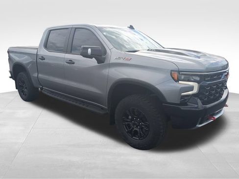 Used 2023 Chevrolet Silverado 1500 ZR2 w/ Technology Package AWD/4WD image 9