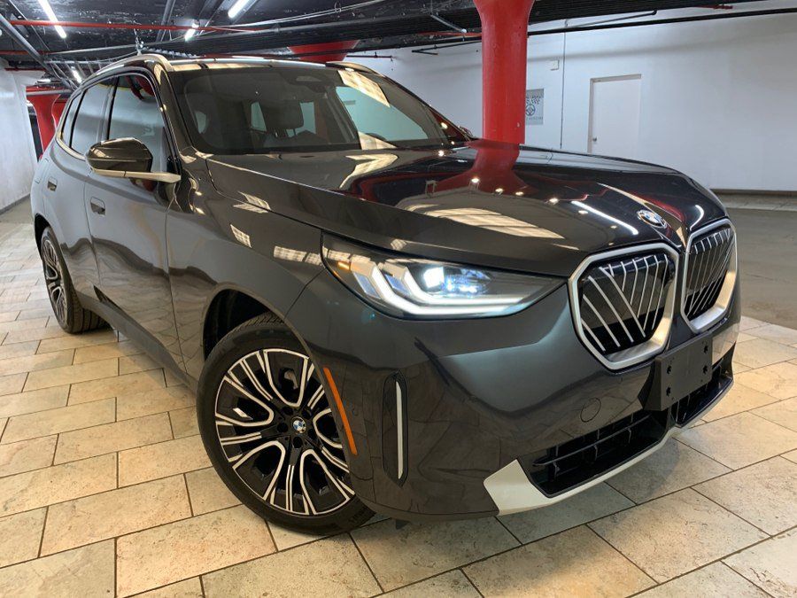 Used 2025 BMW X3 xDrive30i w/ Premium Package AWD/4WD image 2