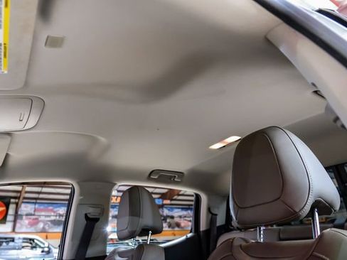 Used 2018 GMC Canyon SLT image 27