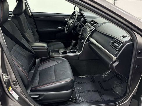Certified 2017 Toyota Camry SE image 28