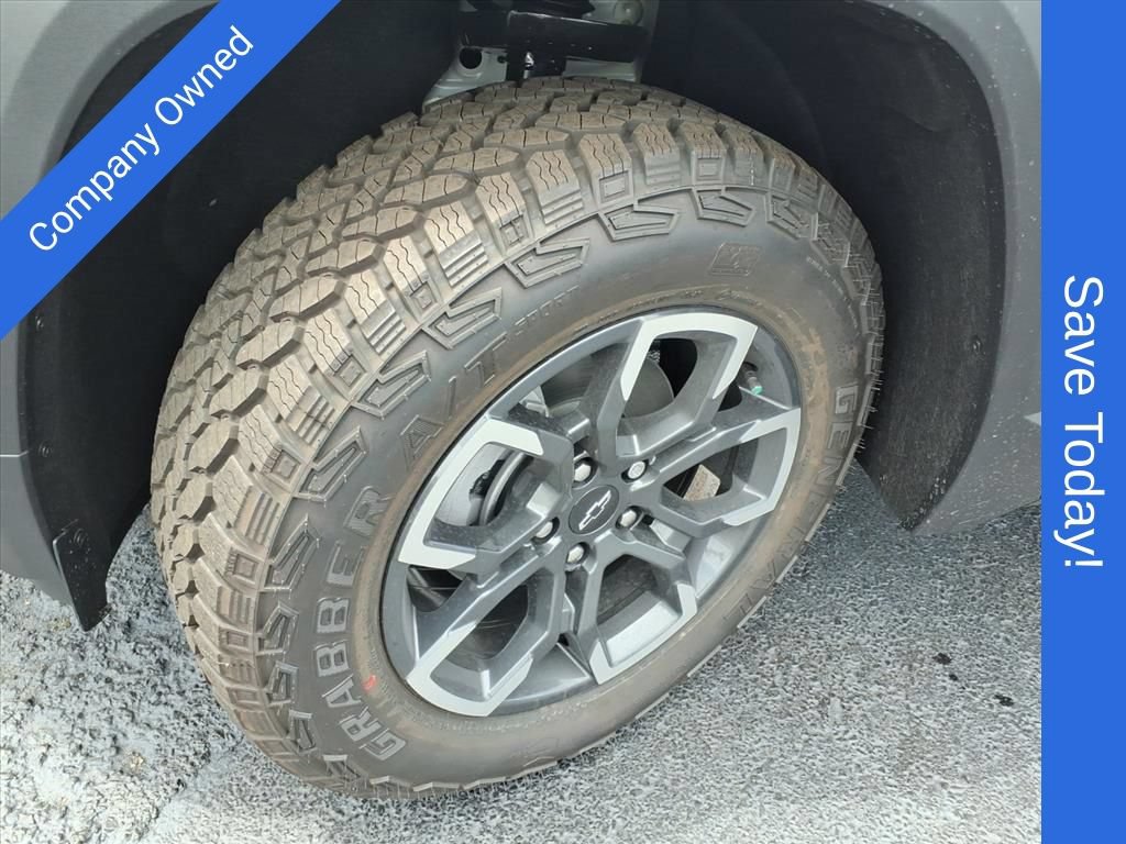 New 2026 Chevrolet Equinox ACTIV w/ Safety and Technology Package AWD/4WD image 16