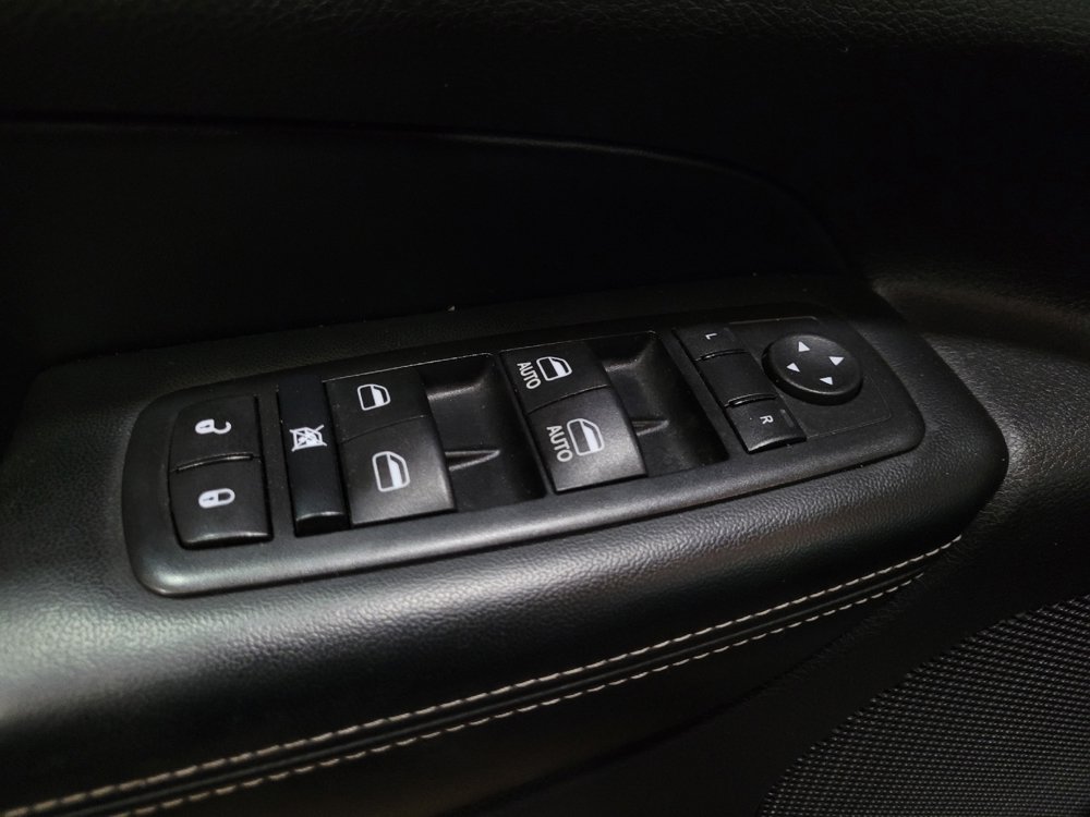 Used 2017 Jeep Grand Cherokee Limited w/ Luxury Group II AWD/4WD image 27