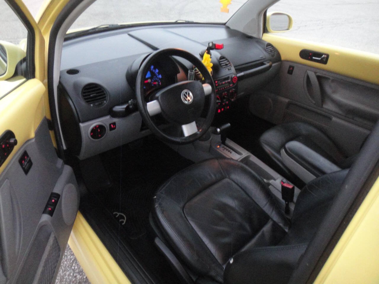 Used 2003 Volkswagen Beetle GLS FWD image 9