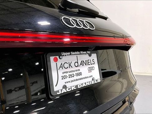 Used 2025 Audi Q5 Premium w/ Convenience Package AWD/4WD image 28