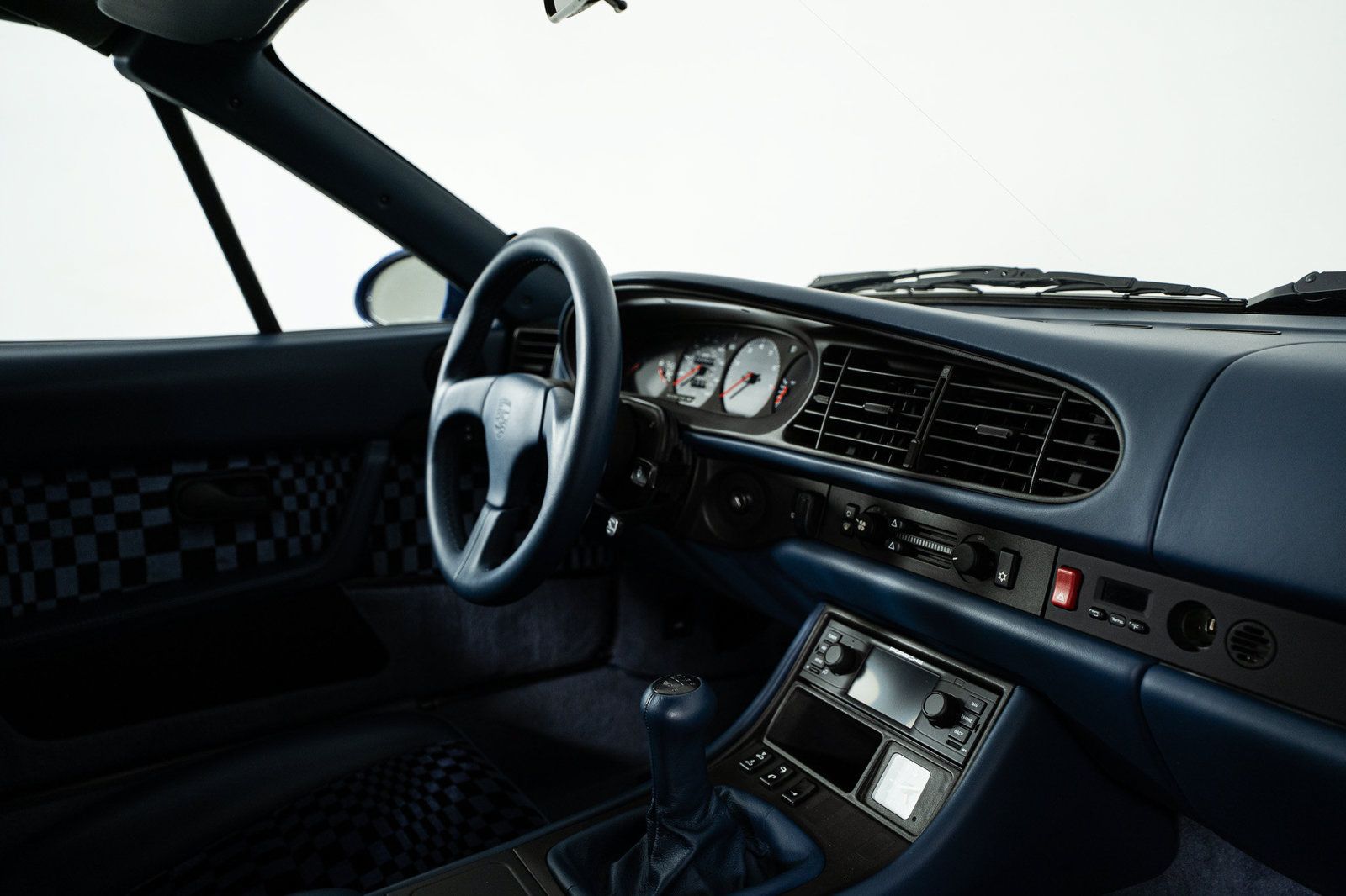 Used 1992 Porsche 968 Cabriolet RWD image 39