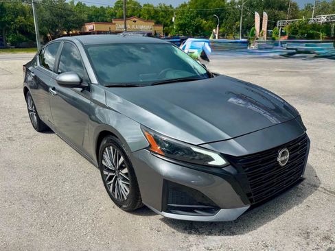 Used 2023 Nissan Altima 2.5 SV FWD image 10