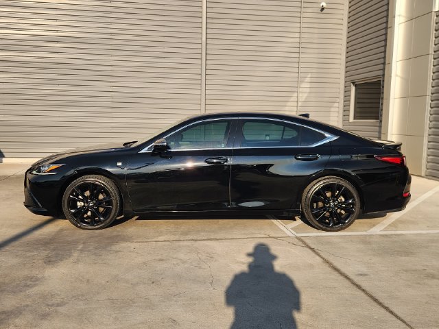 Used 2023 Lexus ES 350 F Sport w/ Accessory Package (Z2) FWD image 5