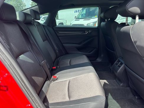 Used 2018 Honda Accord Sport image 13
