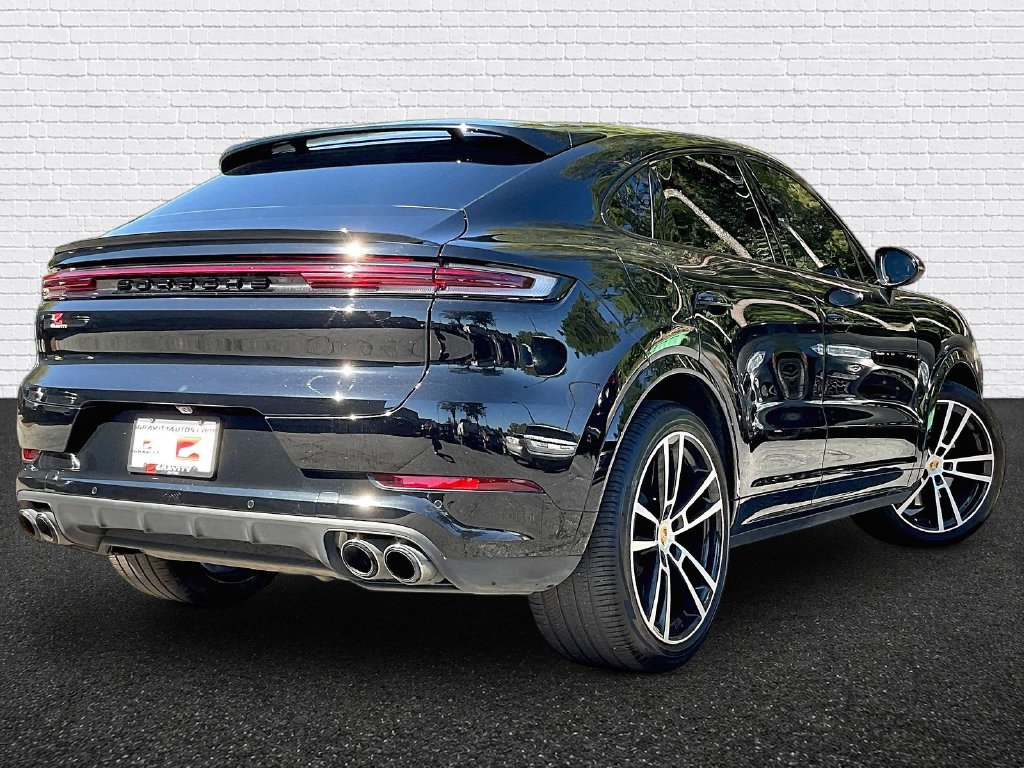Used 2024 Porsche Cayenne Coupe AWD/4WD image 6