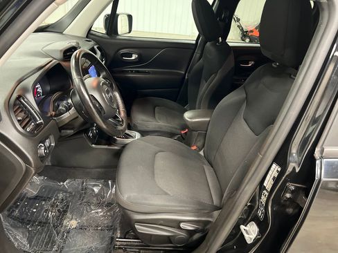 Used 2020 Jeep Renegade Altitude AWD/4WD image 12