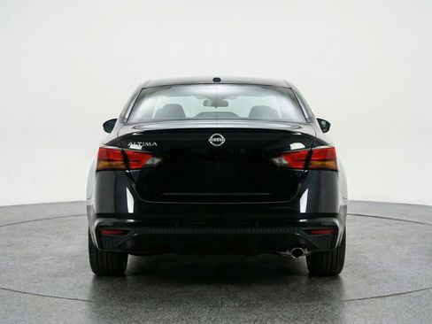 Used 2025 Nissan Altima 2.5 SV image 7