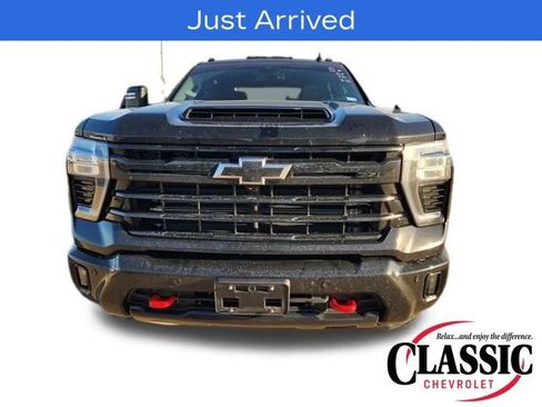 Used 2025 Chevrolet Silverado 2500 LT w/ Trail Boss Package image 3