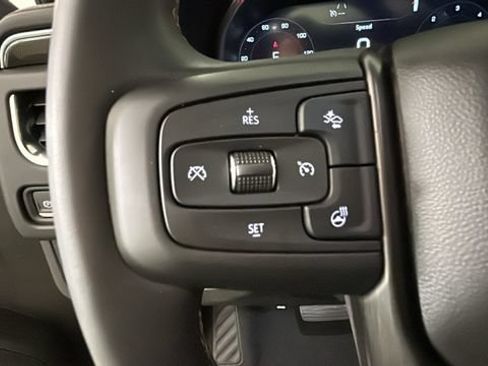 Used 2024 GMC Yukon XL AT4 w/ Technology Package AWD/4WD image 15