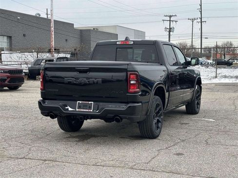 New 2026 RAM 1500 4x4 Crew Cab image 3