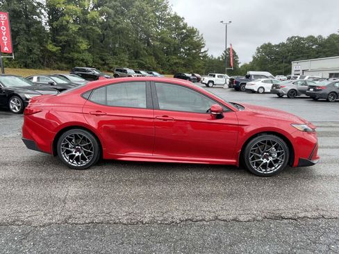 Used 2026 Toyota Camry SE FWD image 2