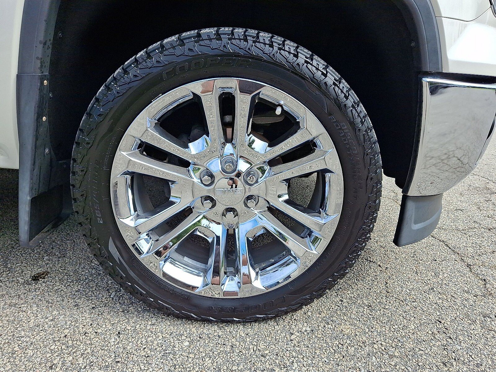 Used 2014 GMC Sierra 1500 SLT w/ Suspension Package, Off-Road AWD/4WD image 27