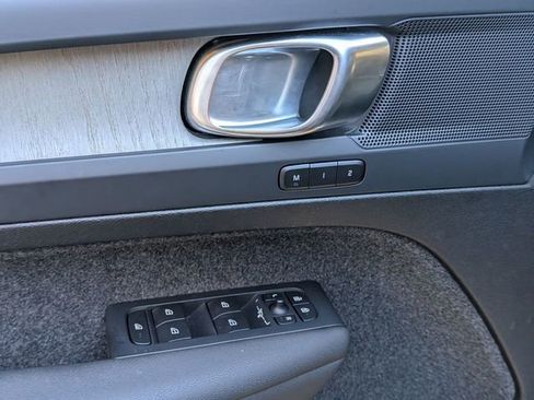 Used 2025 Volvo XC40 B5 Plus w/ Protection Package Premier image 24