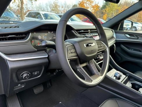 New 2025 Jeep Grand Cherokee Limited image 7