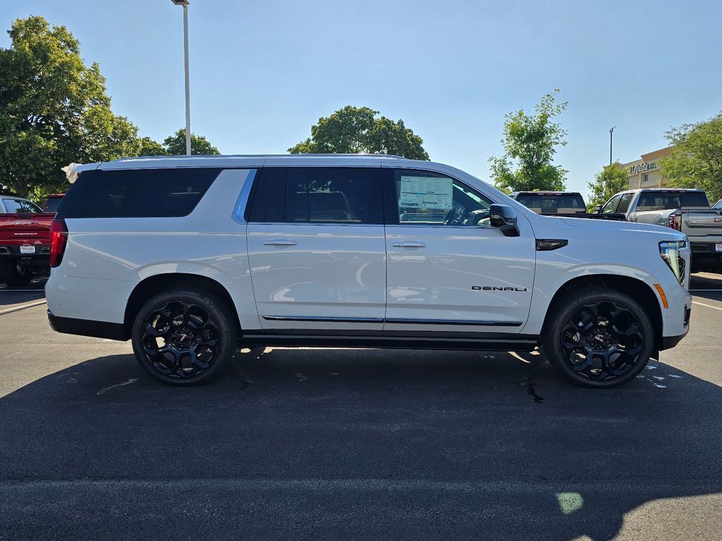 New 2026 GMC Yukon XL Denali Ultimate AWD/4WD image 6