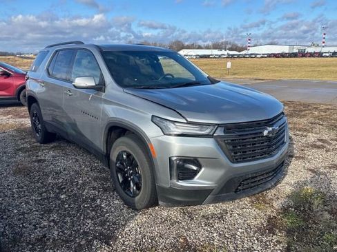 Used 2023 Chevrolet Traverse LT w/ Midnight/Sport Edition image 1